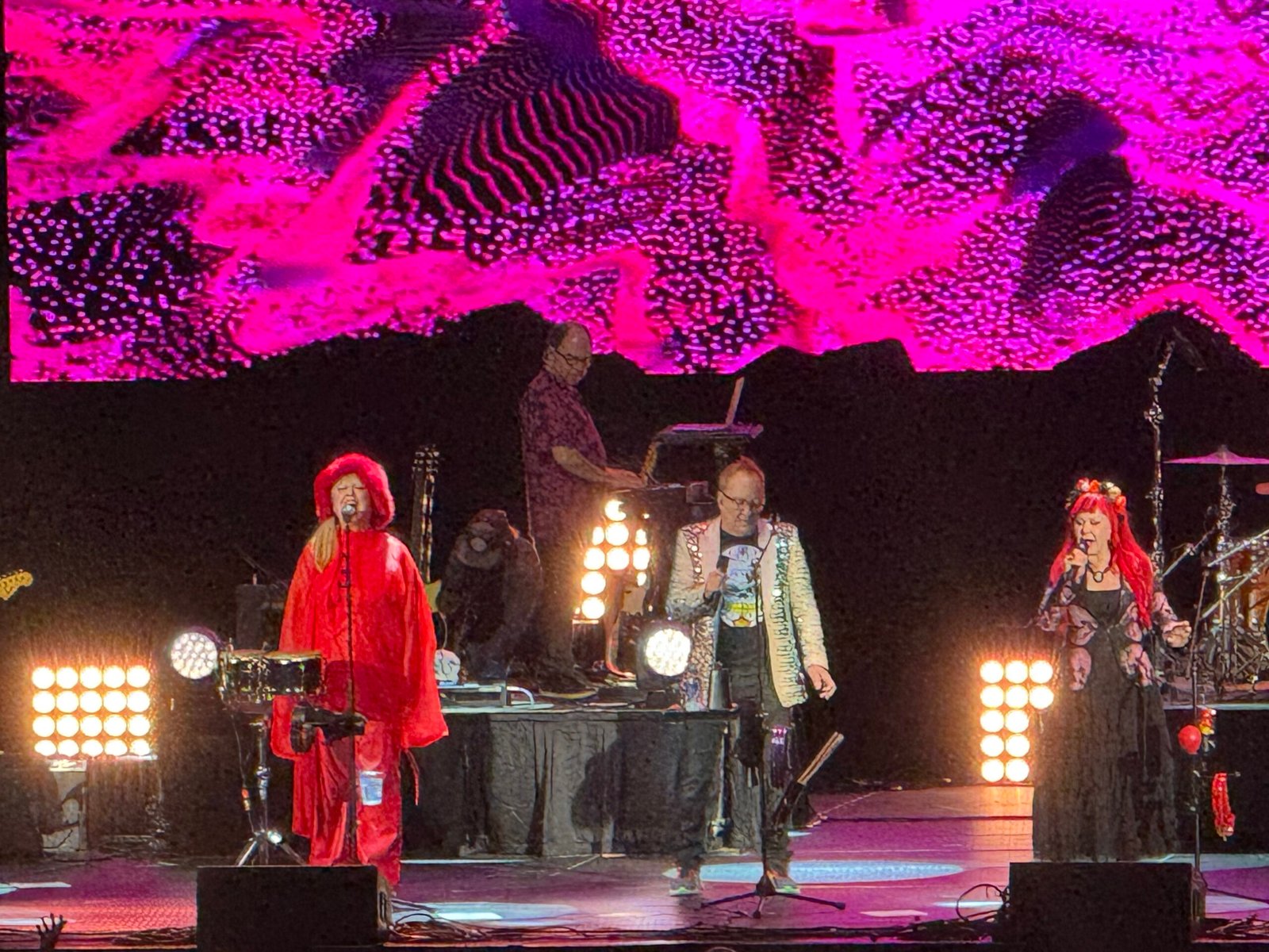 B‑52’s Concert: From the Universal Amphitheatre to Austin, 35 Years Apart