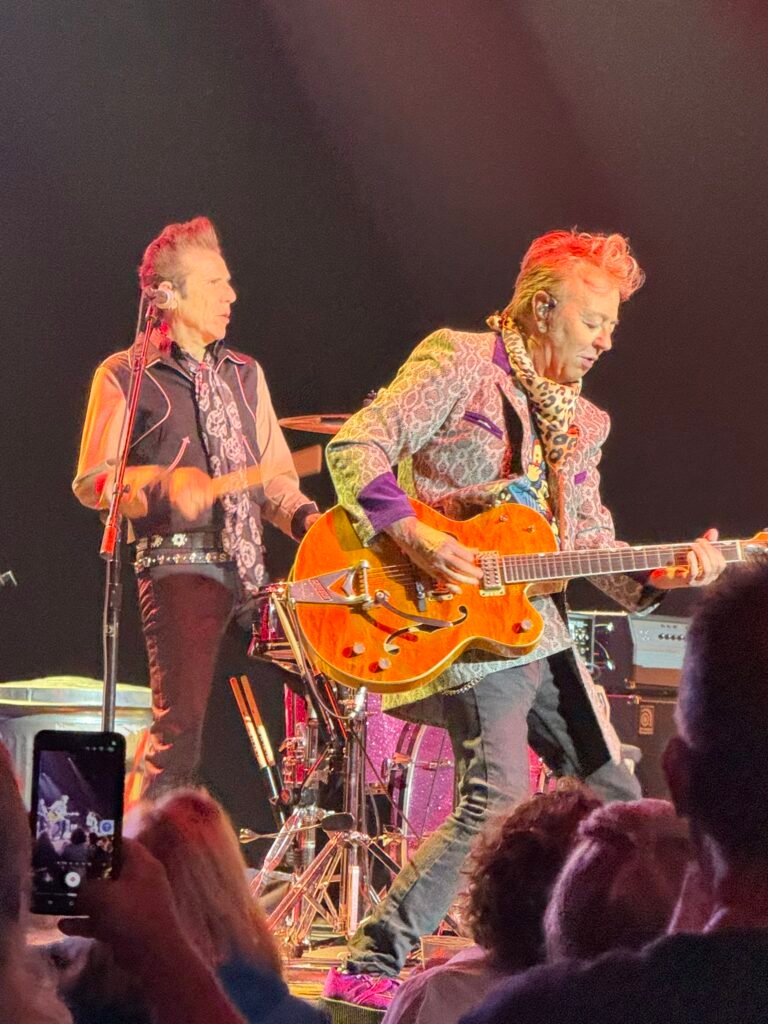 Stray Cats Live - Tulsa
